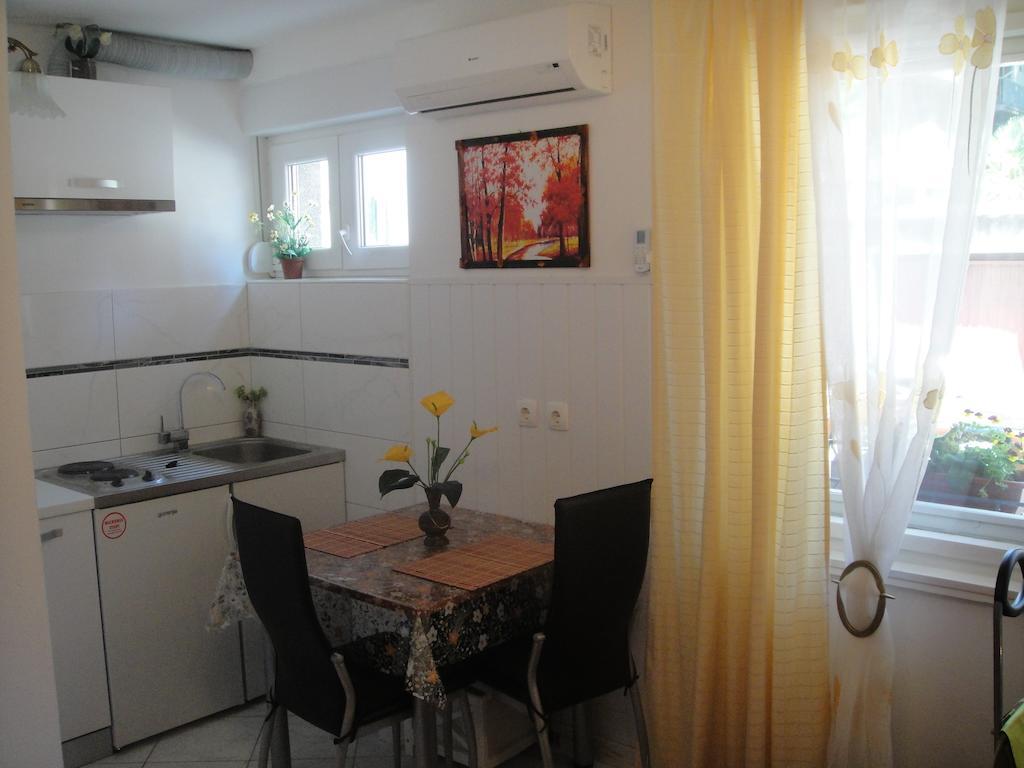 Apartments Crvena Orhideja Split Habitación foto